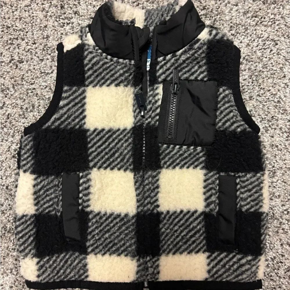 Old Navy Baby Unisex Buffalo Plaid Sherpa Vest